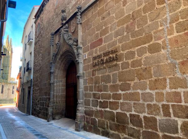 Centro Cultural Las Claras y Oficina de Turismo de Plasencia