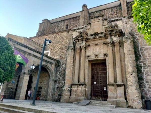 Templo cofrade de Plasencia