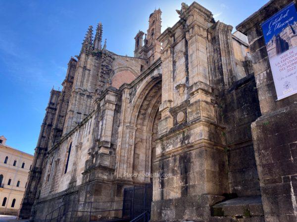 Fachada catedral Plasencia