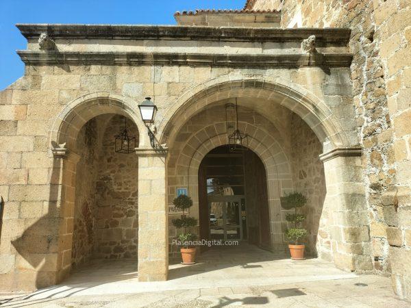 Entrada Parador de Turismo de Plasencia