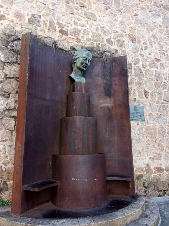 Monumento a la Benéfica, Plasencia